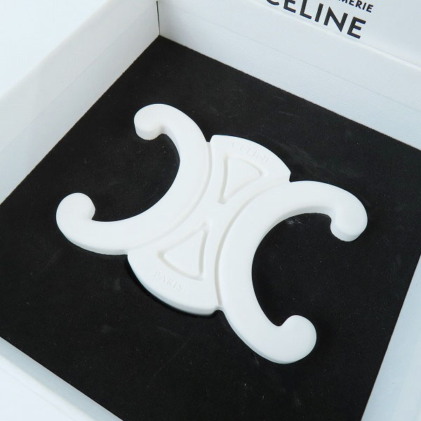 実際に弊社で買取させて頂いたCELINE/セリーヌ ラージ トリオンフ セラミック オート パフューマリー コレクション