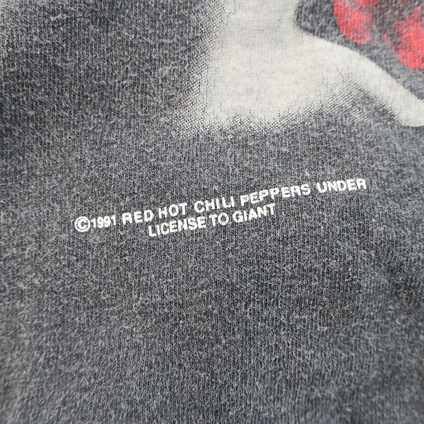 実際に弊社で買取させて頂いたRED HOT CHILI PEPPERS/レッドホットチリペッパーズ バンドTシャツ/バンT giant/Lの画像 3枚目