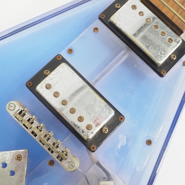 実際に弊社で買取させて頂いた★【弦無し】Mavis/メイビス フライングVタイプ アクリルボディ スケルトン エレキギターの画像 4枚目