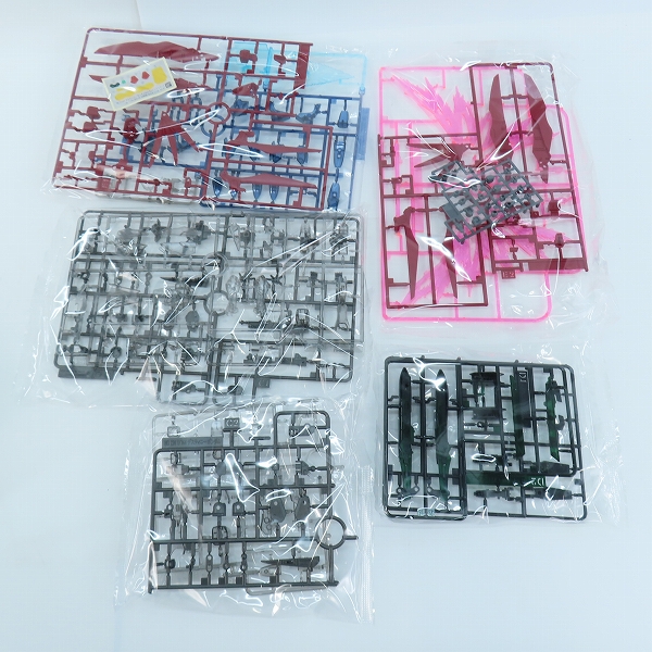 実際に弊社で買取させて頂いた【未組立】BANDAI/バンダイ 劇場版公開記念パッケージ HG 1/144 ライジングフリーダムガンダム/デスティニーガンダム 2点セットの画像 3枚目