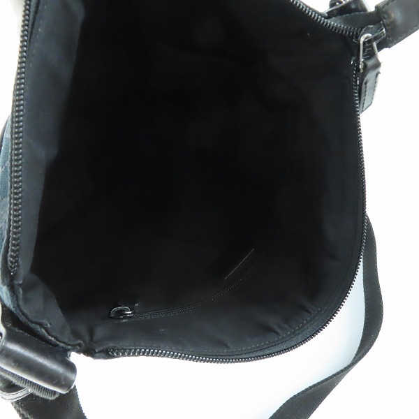 実際に弊社で買取させて頂いたGUCCI/グッチ GG キャンバス パンチング ショルダーバッグ ブラックの画像 4枚目