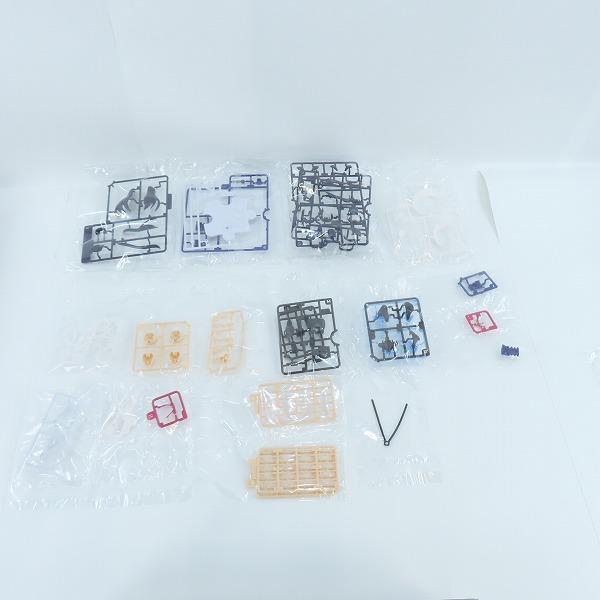 実際に弊社で買取させて頂いた【未組立】コトブキヤ 1/10 創彩少女庭園 佐伯リツカ 聖アイリス女学園高等部 冬服 ドリーミングスタイル スノーホワイトの画像 2枚目