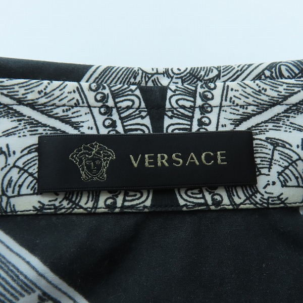 実際に弊社で買取させて頂いた【JPタグ】VERSACE/ヴェルサーチ バロッコ柄/総柄 マルチカラー 半袖シャツ A79246 A224448 PEVO/18 Size/41の画像 2枚目