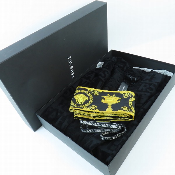 実際に弊社で買取させて頂いた【未使用】VERSACE/ヴェルサーチ バスローブ/ラウンジウェア ZACJ00008-ZCOSP052/Sの画像 9枚目