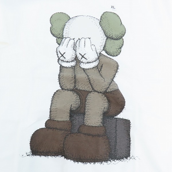 実際に弊社で買取させて頂いた【未使用】UNIQLO×KAWS/ユニクロ×カウズ キャラデザイン パッシングスルー Tシャツ /XLの画像 5枚目