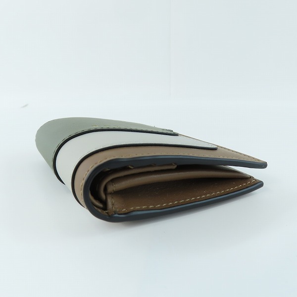 実際に弊社で買取させて頂いたMARNI/マルニ スムースカーフスキン バイフォールド ウォレット 二つ折り財布/PFMOQ14U13LV589の画像 2枚目