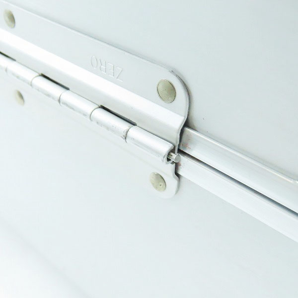 実際に弊社で買取させて頂いたZERO HALLIBURTON/ゼロハリバートン スーツケース シルバーの画像 8枚目