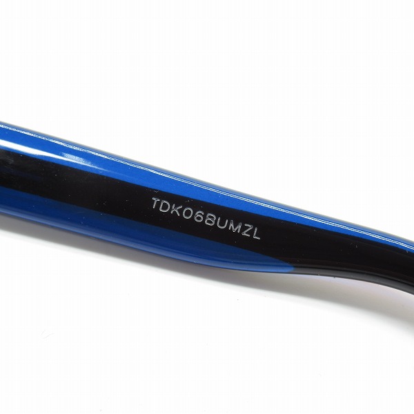 実際に弊社で買取させて頂いたGUCCI/グッチ サイドロゴ/ライン サングラス/アイウェア GG0058SK 04の画像 4枚目