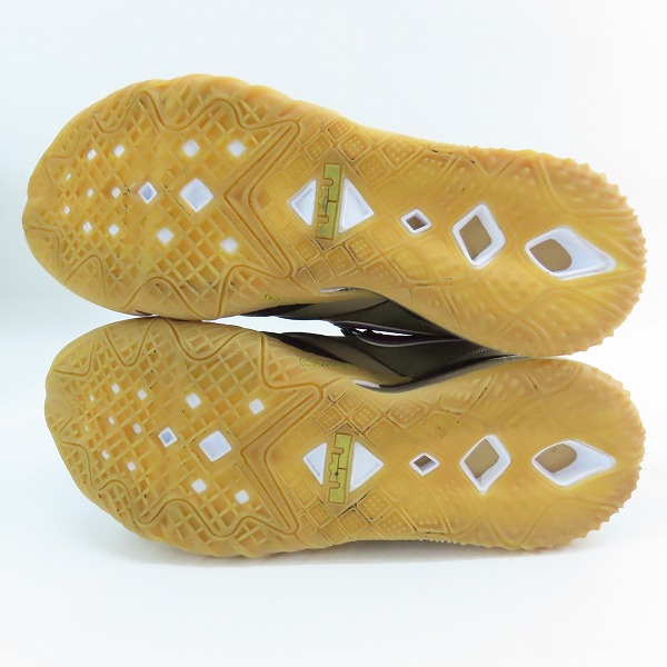 実際に弊社で買取させて頂いたNIKE×atomos/ナイキ×アトモス LEBRON 18 LOW/レブロン 18 ロー バイオテック CW3153-200/28の画像 2枚目