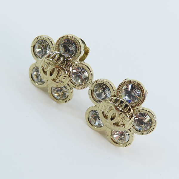 実際に弊社で買取させて頂いたCHANEL/シャネル フラワー×ココマーク ラインストーン イヤリング 両耳 07A