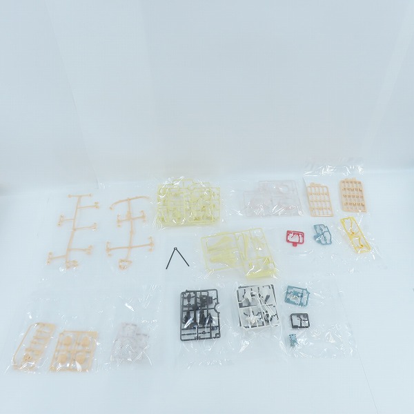 実際に弊社で買取させて頂いた【未組立】KOTOBUKIYA/コトブキヤ 1/10 創彩少女庭園 佐伯リツカ 聖アイリス女学園高等部 冬服 の画像 2枚目