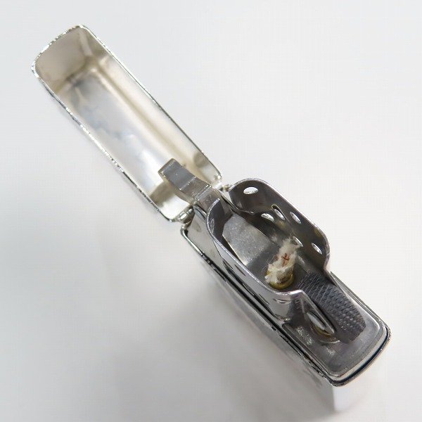 実際に弊社で買取させて頂いたZIPPO/ジッポー Harley-Davidson/ハーレーダビッドソン 95th Anniversary/95周年記念 エンジン型スタンド付き 1997年製の画像 6枚目