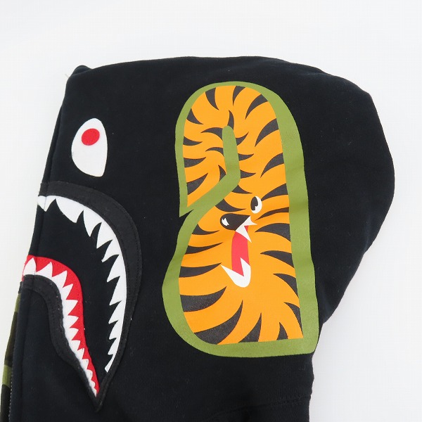 実際に弊社で買取させて頂いたA BATHING APE/アベイシングエイプ 18SS SHARK FULL ZIP HOODIE シャークパーカー 001ZPE301001X/Mの画像 3枚目