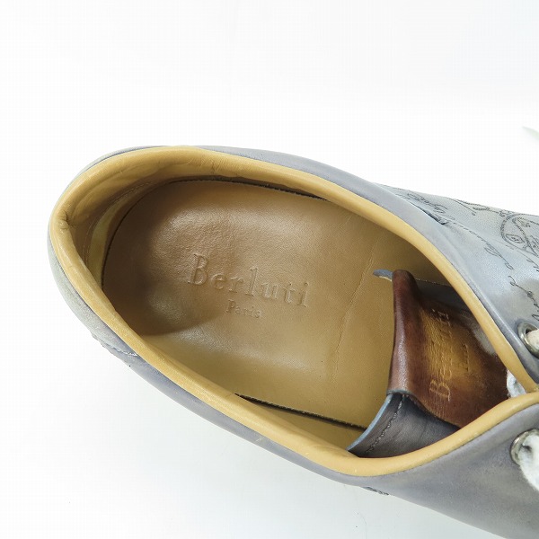 実際に弊社で買取させて頂いたBERLUTI/ベルルッティ カリグラフィプリント レザーローカットスニーカー グレー 0137/8の画像 4枚目