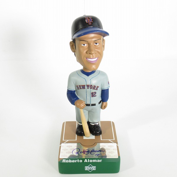 実際に弊社で買取させて頂いたUpper Deck 2002 MLB BALLPARK IDOLS ニューヨーク・ヤンキース ロベルト・アロマー 直筆サイン入り ボブル ヘッドフィギュアの画像 1枚目