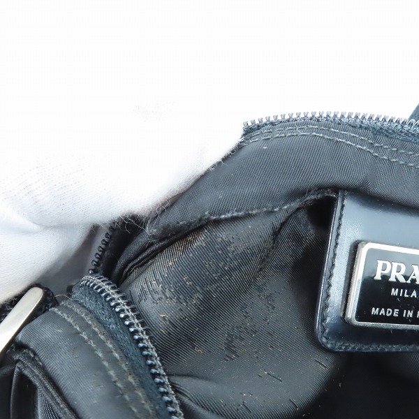 実際に弊社で買取させて頂いた【ジャンク】PRADA/プラダ 三角ロゴプレート ナイロン ショルダーバッグの画像 7枚目