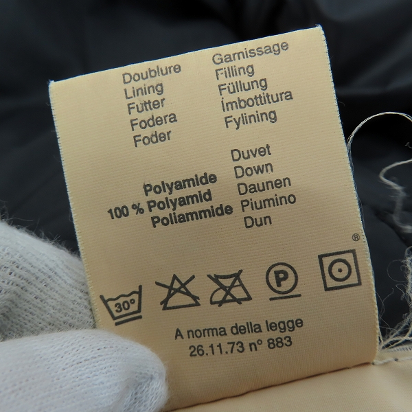 実際に弊社で買取させて頂いたMONCLER/モンクレール ダウンジャケット ブラック G32-003 D90-201/2の画像 5枚目
