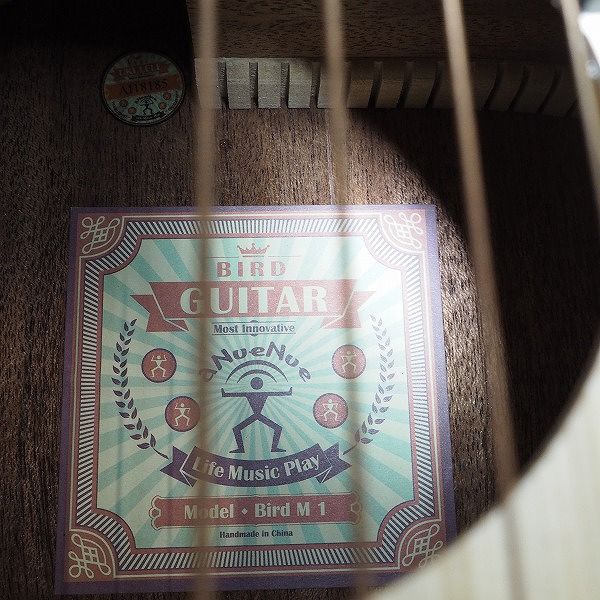 実際に弊社で買取させて頂いた★aNueNue Guitar/アヌエヌエ  Bird M1 ミニアコースティックギター/アコギ ギグケース付の画像 4枚目