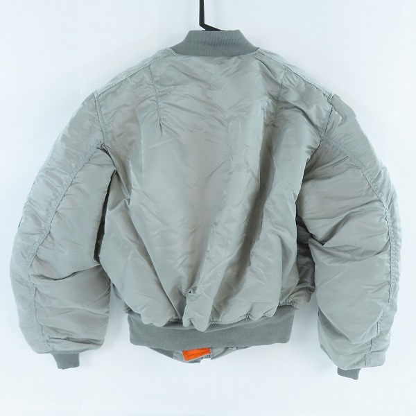 実際に弊社で買取させて頂いたALPHA INDUSTRIES/アルファインダストリーズ フライトジャケット MA-1 グレー/オレンジ MIL-J-82790J/XLの画像 1枚目
