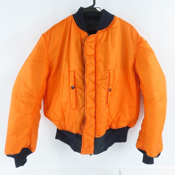 実際に弊社で買取させて頂いたALPHA INDUSTRIES/アルファインダストリーズ フライトジャケット MA-1 ネイビー/オレンジ MIL-J-82790J/Lの画像 2枚目