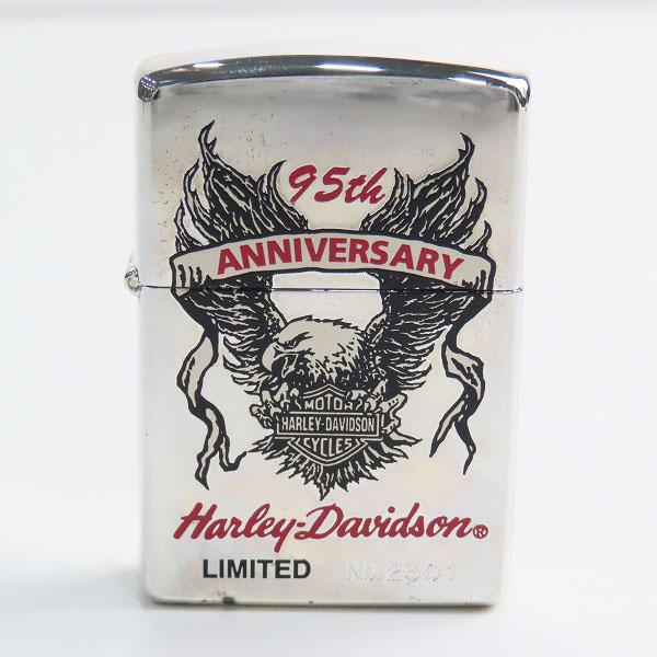 実際に弊社で買取させて頂いたZIPPO/ジッポー Harley-Davidson/ハーレーダビッドソン 95th Anniversary/95周年記念 エンジン型スタンド付き 1997年製の画像 1枚目