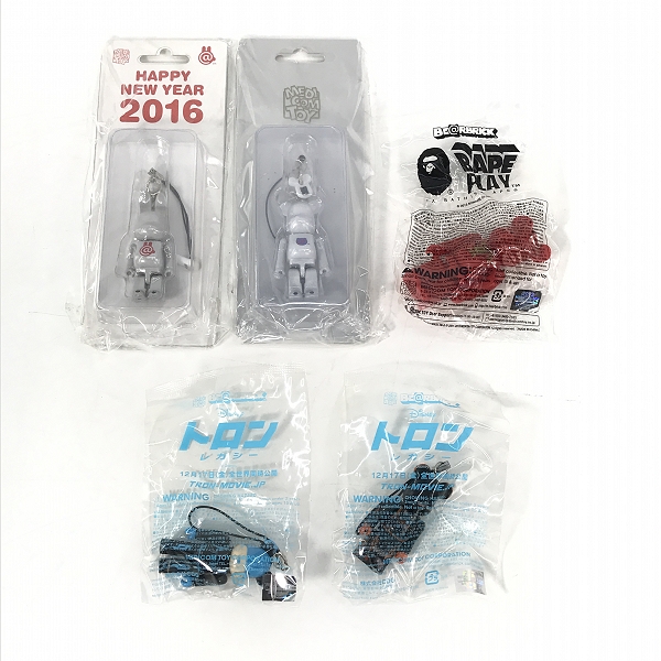 実際に弊社で買取させて頂いた【おまとめ/未開封】BE@RBRICK/ベアブリック HAPPY NEW YEAR 2016/2021/トロン/BAPE ストラップ 