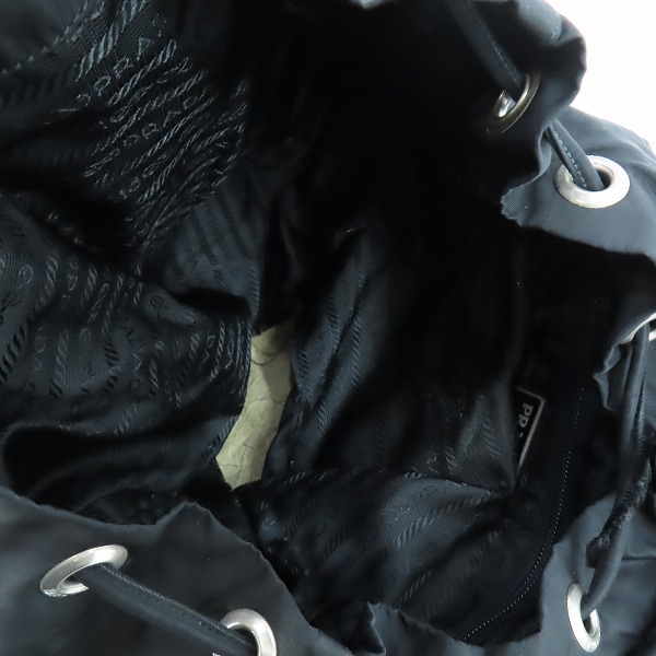 実際に弊社で買取させて頂いた【ジャンク】PRADA/プラダ 三角ロゴプレート ナイロン ミニリュックサックの画像 3枚目