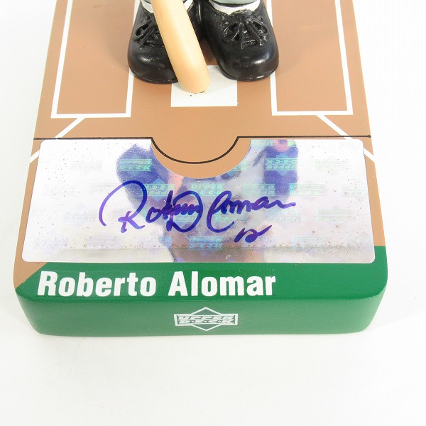 実際に弊社で買取させて頂いたUpper Deck 2002 MLB BALLPARK IDOLS ニューヨーク・ヤンキース ロベルト・アロマー 直筆サイン入り ボブル ヘッドフィギュアの画像 5枚目