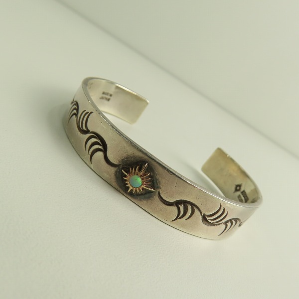 実際に弊社で買取させて頂いたARIZONA FREEDOM/アリゾナフリーダム K18 太陽神 石付き 唐草 バングル
