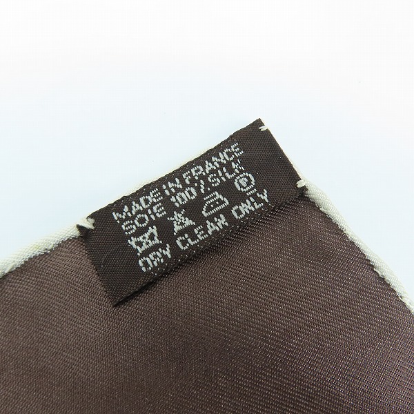 実際に弊社で買取させて頂いたHERMES/エルメス カレ90  Voyage en Etoffes 世界の布地を巡る旅 シルク大判スカーフの画像 2枚目