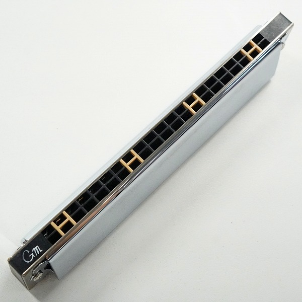 実際に弊社で買取させて頂いたM.SUZUKI/スズキ SU-21W Humming 高級ハミング 21穴 複音ハーモニカ Gm調 ハーモニカ ケース付きの画像 4枚目