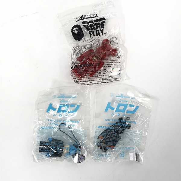 実際に弊社で買取させて頂いた【おまとめ/未開封】BE@RBRICK/ベアブリック HAPPY NEW YEAR 2016/2021/トロン/BAPE ストラップ の画像 3枚目