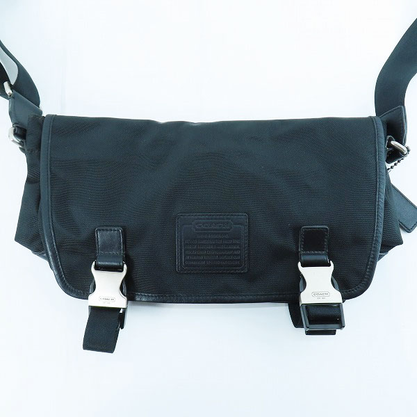 実際に弊社で買取させて頂いたCOACH/コーチ メッセンジャー ショルダーバッグ /ナイロンバッグ ブラック F70575