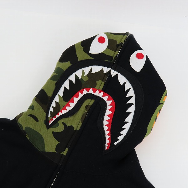 実際に弊社で買取させて頂いたA BATHING APE/アベイシングエイプ 18SS SHARK FULL ZIP HOODIE シャークパーカー 001ZPE301001X/Mの画像 2枚目