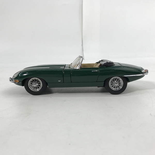 実際に弊社で買取させて頂いたFRANKLIN MINT/フランクリンミント 1/24 ジャガー E-TYPE 1961 グリーン/ミニカーの画像 3枚目
