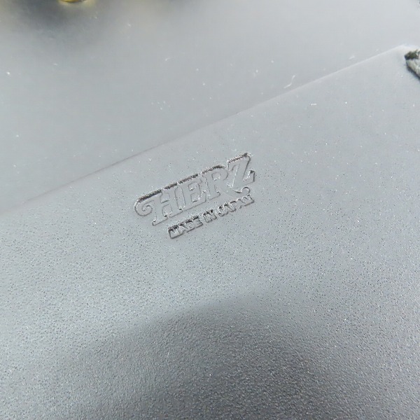 実際に弊社で買取させて頂いたHERZ/ヘルツ 50周年/50th記念 レザー ショルダーバッグ/ベルトポーチ ブラックの画像 4枚目