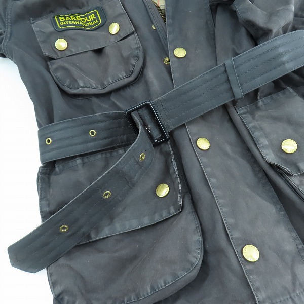 実際に弊社で買取させて頂いたBarbour/バブアー INTERNATIONAL インターナショナル オイルドジャケット 1402131 の画像 4枚目