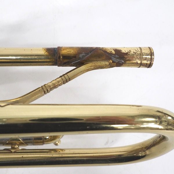 実際に弊社で買取させて頂いた【難あり】Selme/セルマー INVICTA/インビクタ トランペット ハードケース付きの画像 8枚目