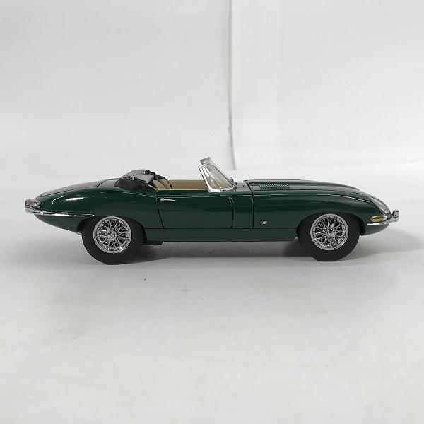 実際に弊社で買取させて頂いたFRANKLIN MINT/フランクリンミント 1/24 ジャガー E-TYPE 1961 グリーン/ミニカーの画像 4枚目