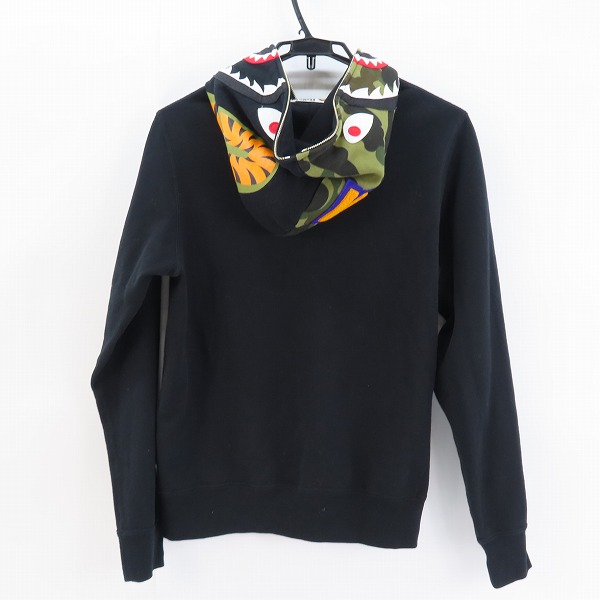 実際に弊社で買取させて頂いたA BATHING APE/アベイシングエイプ 18SS SHARK FULL ZIP HOODIE シャークパーカー 001ZPE301001X/Mの画像 1枚目