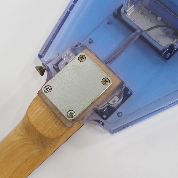 実際に弊社で買取させて頂いた★【弦無し】Mavis/メイビス フライングVタイプ アクリルボディ スケルトン エレキギターの画像 8枚目