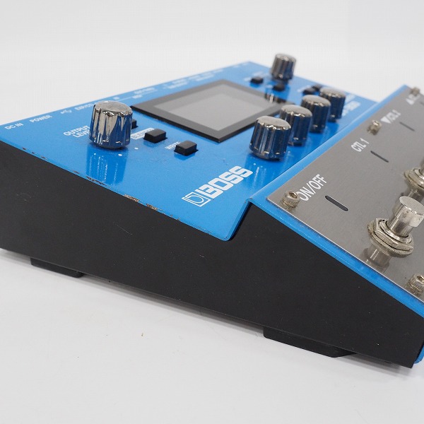 実際に弊社で買取させて頂いたBOSS/ボス SY-300 Guitar Synthesizer ギターシンセサイザー エフェクター ACアダプター付【簡易動作確認済】の画像 4枚目
