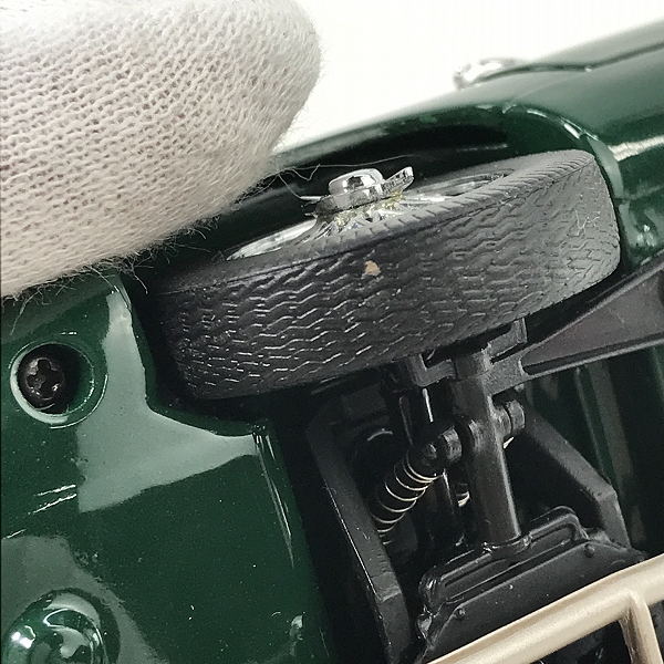 実際に弊社で買取させて頂いたFRANKLIN MINT/フランクリンミント 1/24 ジャガー E-TYPE 1961 グリーン/ミニカーの画像 9枚目