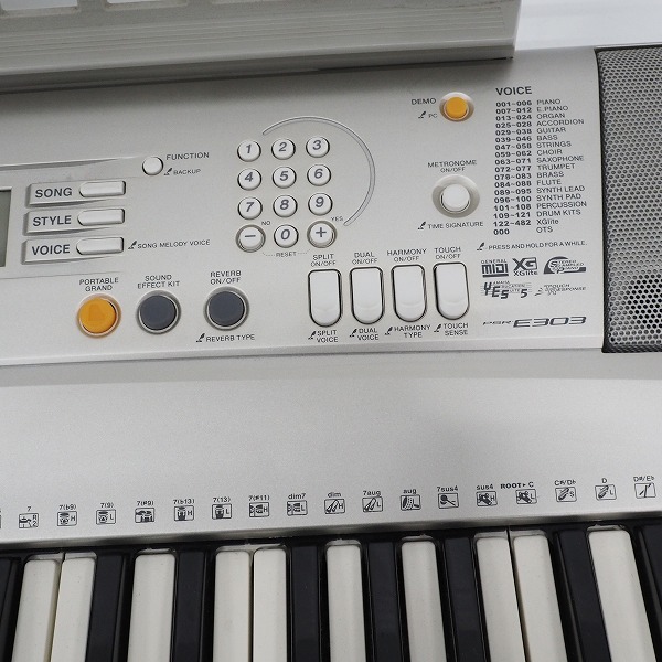 実際に弊社で買取させて頂いた★YAMAHA/ヤマハ PORTATONE PSR-E303/ポータトーン 61鍵盤 ポータブルキーボード【簡易動作確認済】の画像 3枚目