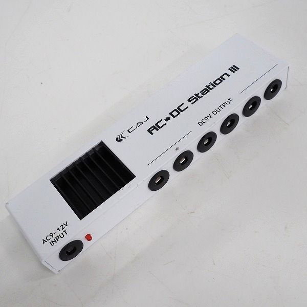 実際に弊社で買取させて頂いたCAJ/カスタムオーディオジャパン AC/DC Station Ⅲ エフェクター用 パワーサプライ【動作確認済】の画像 1枚目