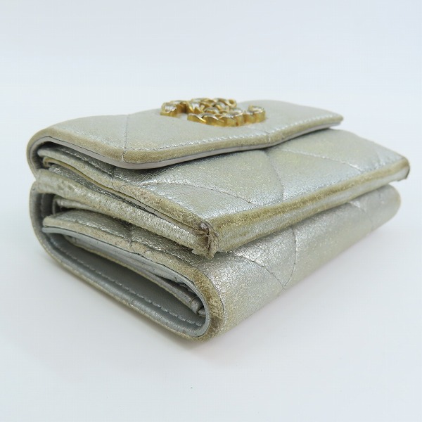 実際に弊社で買取させて頂いたCHANEL/シャネル キルティング 三つ折りコンパクトウォレット/財布の画像 2枚目