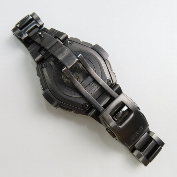 実際に弊社で買取させて頂いたG-SHOCK/Gショック MR-G クロノグラフ 電波ソーラー チタン MRG-8000B-1AJFの画像 3枚目