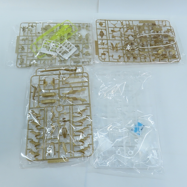 実際に弊社で買取させて頂いた【未組立】BANDAI/バンダイスピリッツ MG 1/100 ガンダムエピオンEW CROSS CONTRAST COLORS/CLEAR WHITE/イベント限定/ガンプラの画像 1枚目