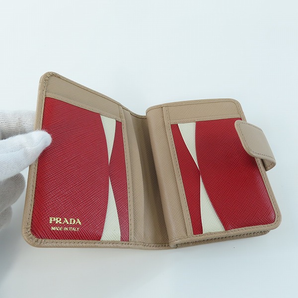 実際に弊社で買取させて頂いたPRADA/プラダ サフィアーノ コンパクトウォレット/二つ折り財布の画像 3枚目