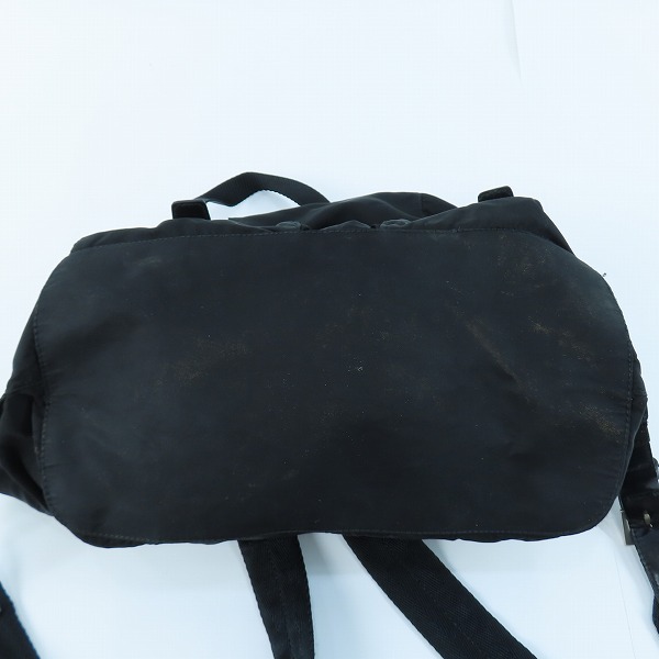 実際に弊社で買取させて頂いた【ジャンク】PRADA/プラダ 三角ロゴプレート ナイロン ミニリュックサックの画像 2枚目